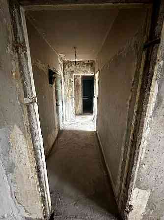 Продам 2х комн., 6/9, под ремонт, ул. Политбойцов Исполком Донецк