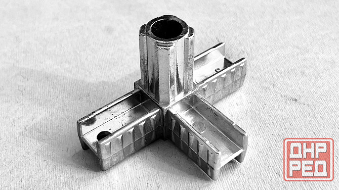 Соединитель металлический для трубы 20х20, Италия. Донецк - изображение 1