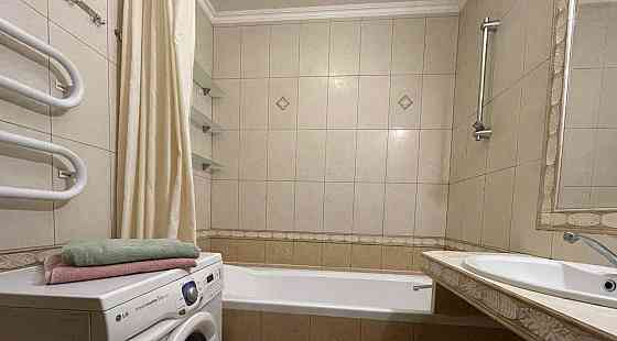 Ворошиловский район, гастроном Москва, бульвар Пушкина Донецк