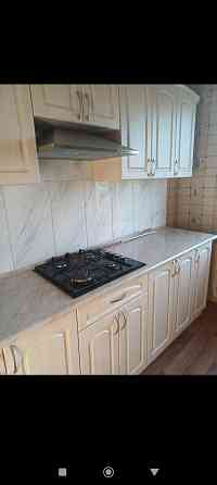 сдам 3 к.кв. калининский р. шевченко- марии ульяновой 25000 р. насос воду добивает. Донецк