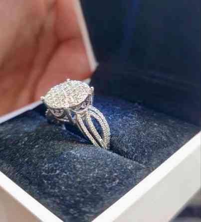 Продам кольцо из белого золота с бриллиантами Донецк