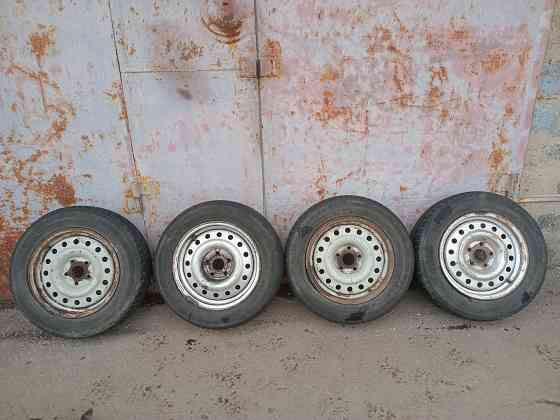 Продаю комплект колёс на волгу 3110,31105 Донецк