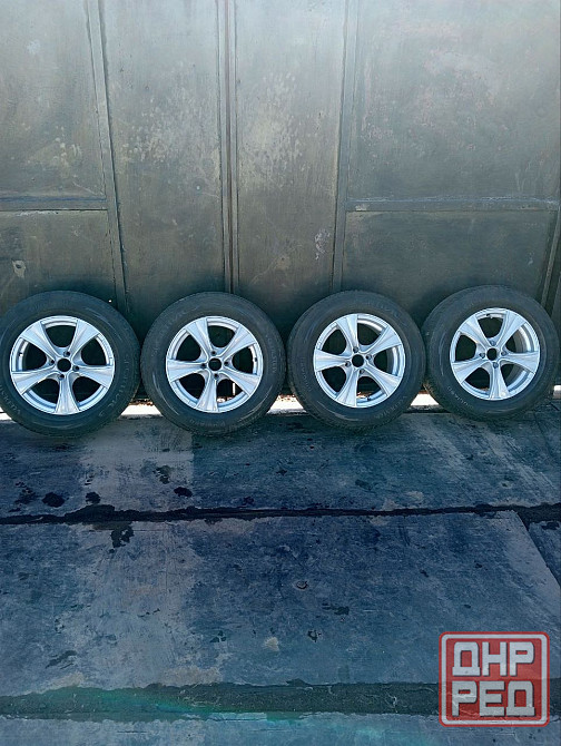 Продам диски с резиной 205/60 R15 в хорошем состоянии. Цена 30 000 руб. Донецк - изображение 2
