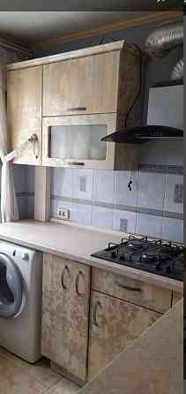 с ремонтом на кругу .. двухкомнатная Донецк