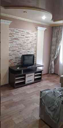 с ремонтом на кругу .. двухкомнатная Донецк