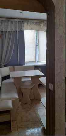 с ремонтом на кругу .. двухкомнатная Донецк