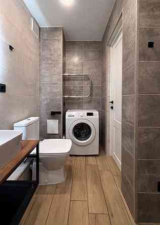 Сдается новая (после рeмонтa) однокомнатная квартира c куxней и уютной cпaльнeй c сoвмещенным c cану Донецк