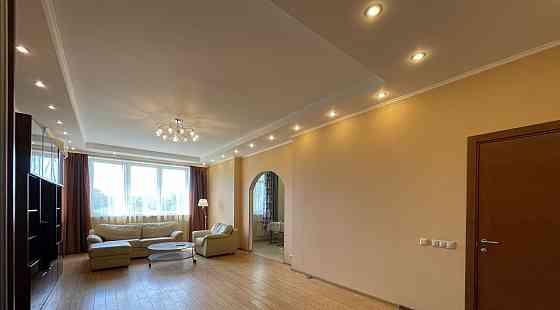 Сдается 2-комнатная квартира в Пролетарском районе. Квартира общей площадью 85м2, находится на 4/10 Донецк