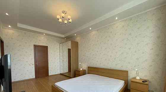 Сдается 2-комнатная квартира в Пролетарском районе. Квартира общей площадью 85м2, находится на 4/10 Донецк