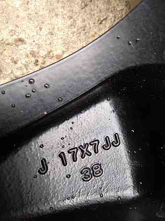 Продам запаску, размер 245/65/R17 Макеевка