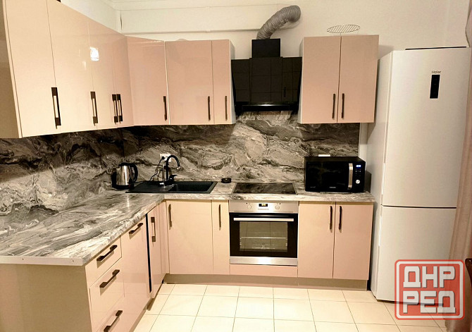 Донецк, Ворошиловский район, Грин Плаза, проспект Дзержинского Донецк - изображение 1