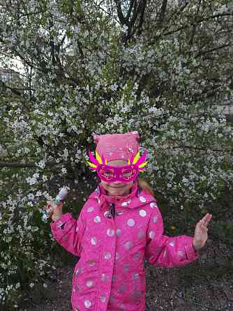 Курточка яркая на весну для девочки Донецк