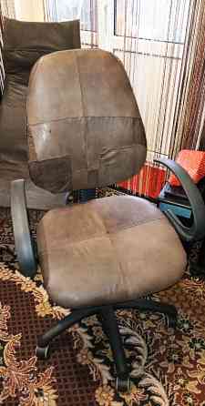 Компьютерное кресло ,натуральная кожа, Донецк