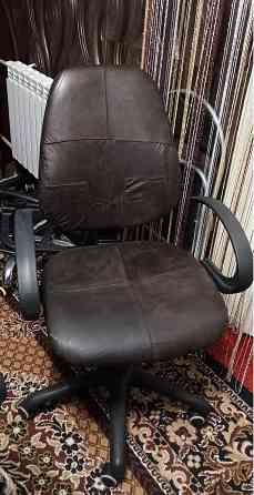 Компьютерное кресло ,натуральная кожа, Донецк