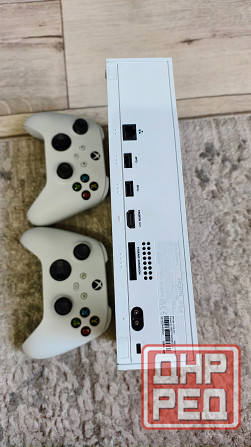 Продам Xbox Series S с двумя джоями Макеевка - изображение 4