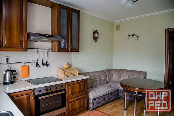 Сдаётся трёхкомнатная квартира в Калининском районе, ул. Марии Ульяновой Донецк - изображение 1