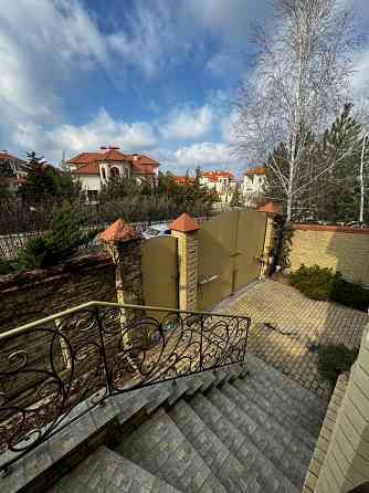 240 метров, земля в собственности, супер Донецк