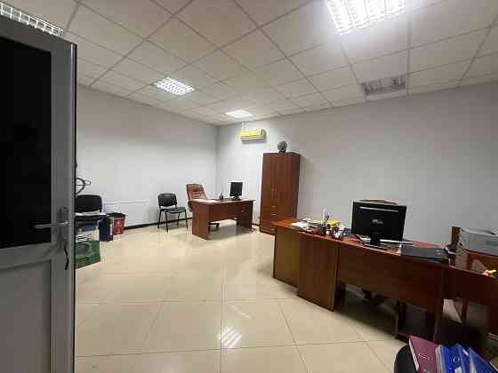 Аренда Коммерческой Недвижимости - 300 квадратных метров в Центре Ворошиловского Района Донецка ! Донецк