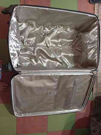 Чемодан большой 4000 рублей Макеевка