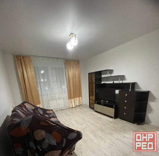 Срочно сдам двухкомнатную квартиру в Пролетарском районе, ул. Матёкина! Квартира уютная, светлая, ок Донецк - изображение 1