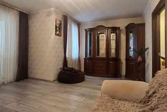 Сдаю двушку квартиру в Будёновский районе Донецк