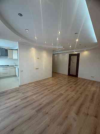 Продается 2-хкомнатная квартира в Ленинском р-не! Ориентир цирк Космос! Донецк