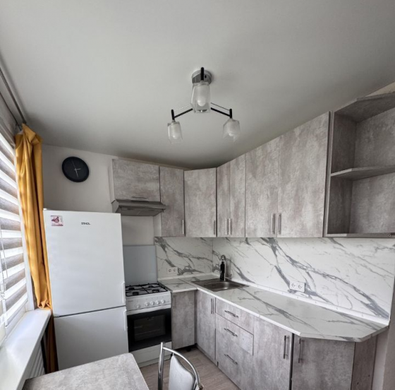 Сдается светлая однушка на длительный срок в Ленинском районе, Ориентир - Оцкб Донецк