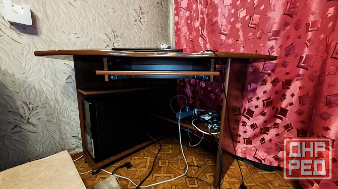 Отдам бесплатно угловой компьютерный стол Донецк - изображение 1