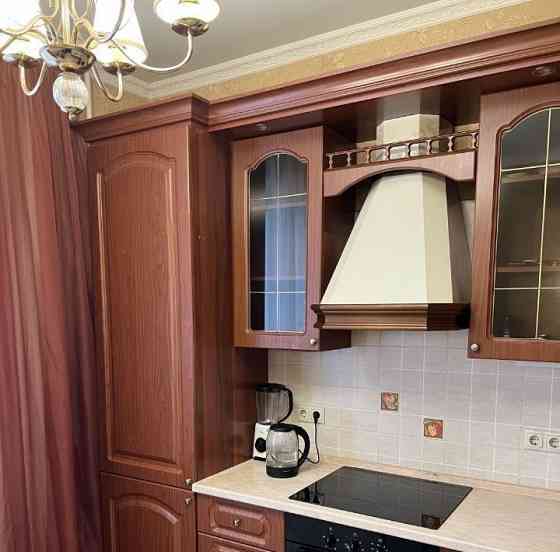 Сдаю двухкомнатную квартиру 54.0 м² этаж 2/9 Ворошиловский район, Школьный бульвар Донецк