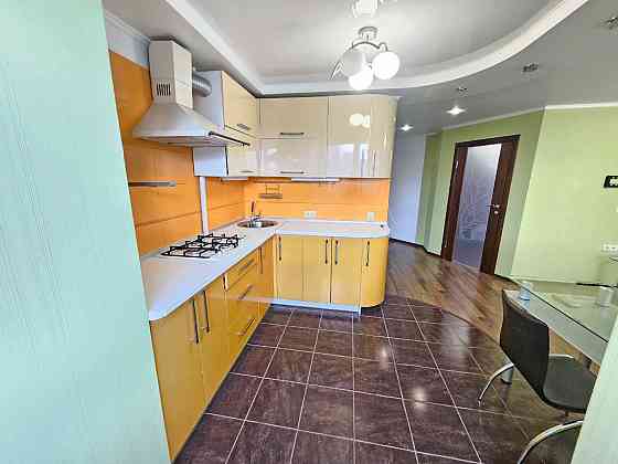 Продажа шикарной 1к.кв. пл. Конституции Донецк