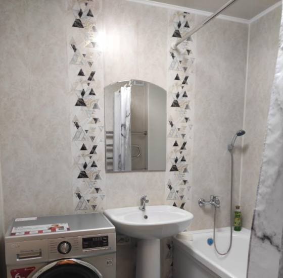 Двухкомнатная квартира близ Цирка Донецк