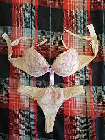 Продам комплект бюстгальтер стринги р. 44 74в Донецк