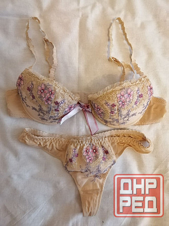 Продам комплект бюстгальтер стринги р. 44 74в Донецк - изображение 1