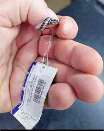 Продам кольцо из белого золота с бриллиантами Макеевка