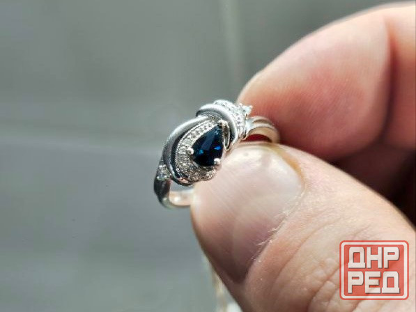 Кольцо из белого золота с бриллиантом и сапфиром Донецк - изображение 1