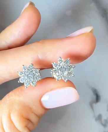 Серьги пуссеты из белого золота с бриллиантами Донецк