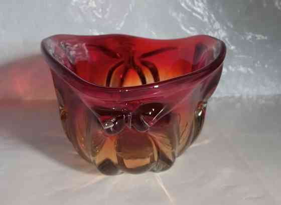 Ваза конфетница толстое рубиновое стекло. Донецк