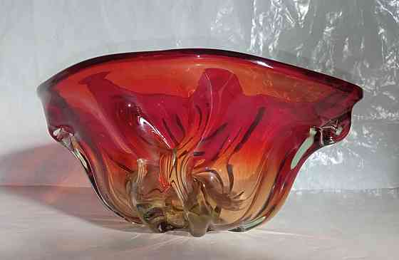 Ваза конфетница толстое рубиновое стекло. Донецк