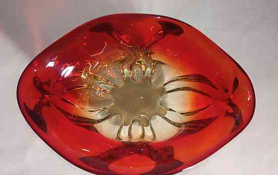 Ваза конфетница толстое рубиновое стекло. Донецк