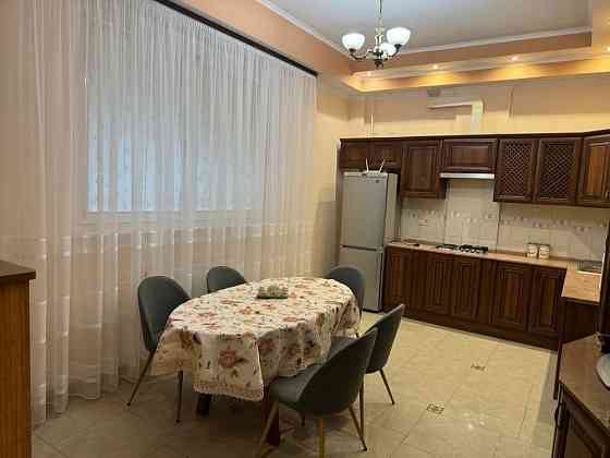 Сдаётся крупногабаритная двухкомнатная квартира в центре Донецка, в Ленинском районе Донецк