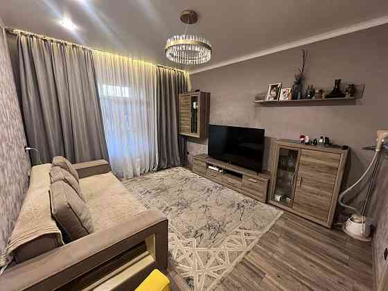 Продается 2 - х комнатная квартира, пересечение ул. Ленина и ул. Московская, ориентир кафе "Арлекин" Макеевка