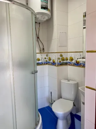 Сдам номера на море Мелекино второй спуск ориентир 3 дельфина. Мариуполь