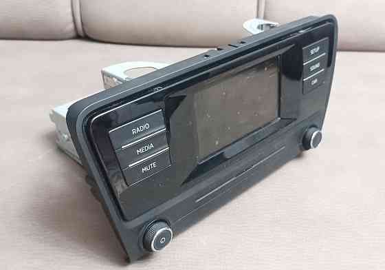 Оригинальная штатная магнитола skoda octavia А7 Донецк