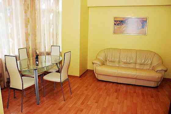 Красивая студия посуточно со всеми удобствами. Приморский район Мариуполь