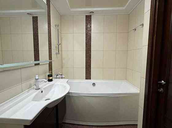 Трехкомнатная квартира в аренду, в Ворошиловском районе ( Крытый рынок) Донецк