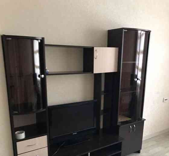 Сдам просторную, чистую однокомнатную квартиру в кирпичном доме Калининского района Донецк