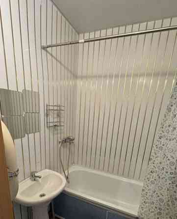 Сдам просторную, чистую однокомнатную квартиру в кирпичном доме Калининского района Донецк