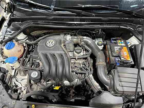 Volkswagen Jetta Официальная 2.0 литра атмосферник автомат Айсин 2014 год Донецк