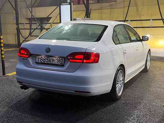 Volkswagen Jetta Официальная 2.0 литра атмосферник автомат Айсин 2014 год Донецк