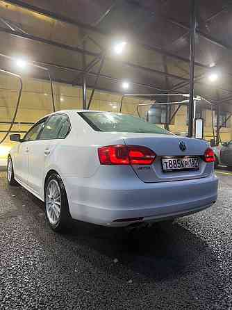 Volkswagen Jetta Официальная 2.0 литра атмосферник автомат Айсин 2014 год Донецк